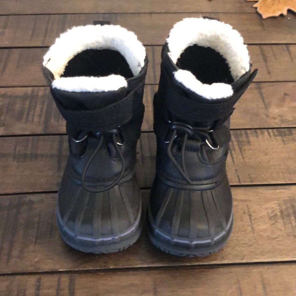 London Fog unisex black snow boots size 7
